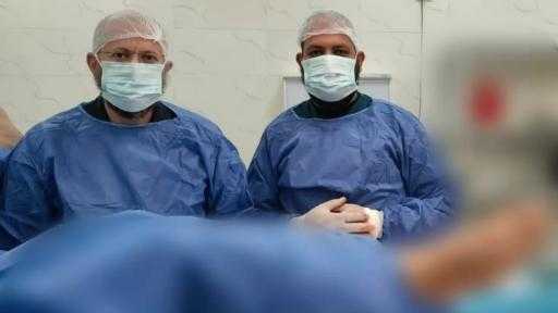 ”صدر المنيا” تنجح في إنقاذ مصاب بتهتكات معقدة وتجري جراحة دقيقة لإصلاح مجرى البول