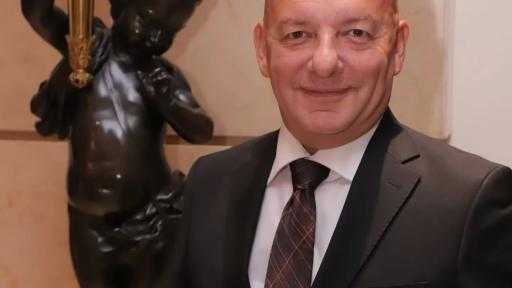 رجل الأعمال محمد نشأت أبو فريخة يُعلن عن وفاة عمته: «دعواتكم لها بالرحمة والمغفرة»