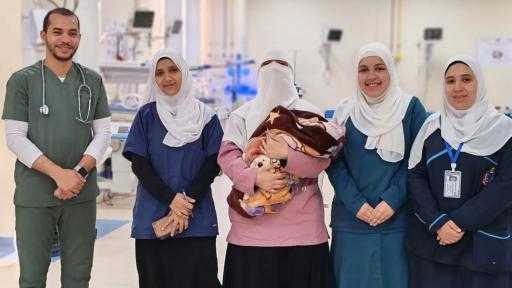 مستشفى العدوة المركزي: ”وتين” تعود للحياة بعد معجزة طبية وصراع 23 يوماً مع التنفس الصناعي