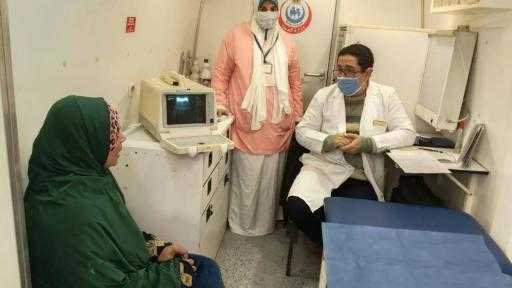 تقديم خدمات طبية مجانية لأكثر من 7 آلاف مواطن ضمن قوافل «حياة كريمة» خلال فبراير الماضي