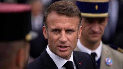 فرنسا تدخل خط المواجهة.. ماكرون يعلن تحرك ”حاملات مروحيات” لتأمين الملاحة وإعادة فتح مضيق هرمز