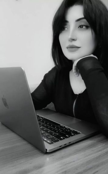 الكاتبة والمحررة الإعلامية الدكتورة دينا المصري