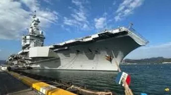 فرنسا تقرر كسر ”حصار هرمز”.. وصول حاملة الطائرات ”شارل ديغول” لفض الاشتباك البحري بالقوة