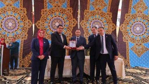 محافظ دمياط يكرم حافظات القرآن وعباقرة مدرسة حمزة السنباطي بالسرو بحضور النائب وليد التمامي صاحب المبادرة