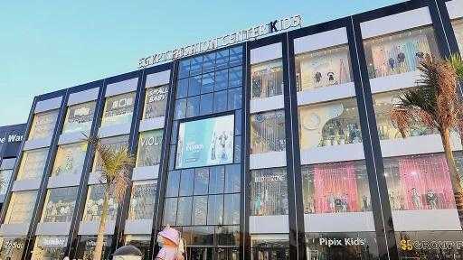 بحضور عدد من المسئولين وكبار مصنعي ومصدري الملابس في مصر والصين وسوريا وتركيا والأردن.. افتتاح المرحلة الأولى من سوق القماش بمدينة العبور