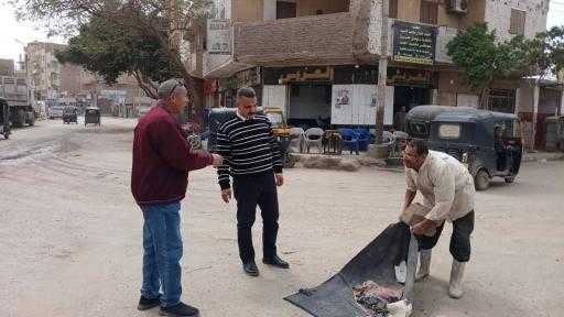 رئيس المركز : استمرار اعمال النظافة بأحياء المدينة
