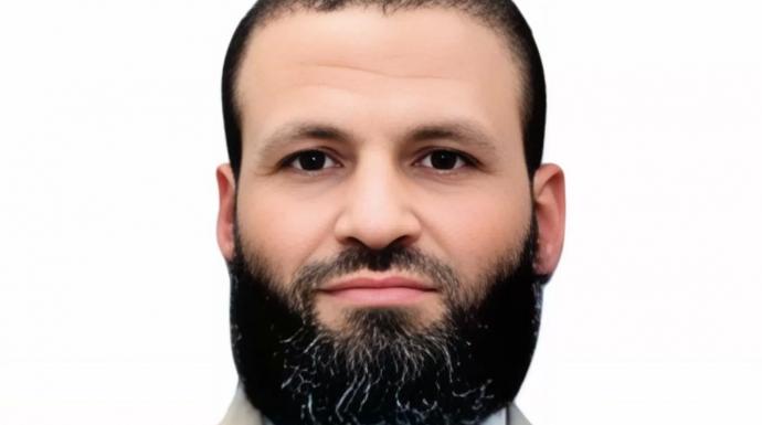 مسعد رمضان: من ملامح الوجه إلى ملامح الفكر أولاً: اللقاء الأول (خداع البدايات)