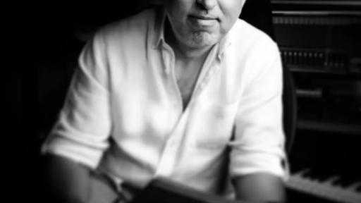 الأربعاء.. كلية الإعلام تستضيف الموسيقار تامر كروان