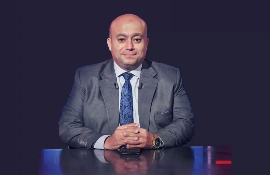 إسلام عوض، المحلل السياسي