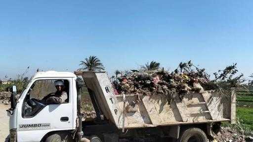 رئيس المركز : حملات نظافة مكبرة بقرى القيس وابو جرج - المنيا : حسن الجلاد