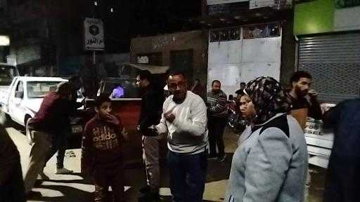 رئيس المركز فى جولة ميدانية لمتابعة الحملات المكبرة لاغلاق المحلات التجارية فالمواعيد المقررة ببنى مزار