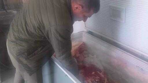 محافظ أسيوط: ضبط أكثر من 5 أطنان أغذية غير صالحة خلال حملات بيطرية مكثفة حفاظًا على صحة المواطنين