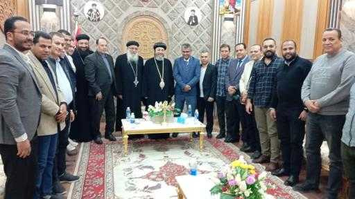 وكيل وزارة الصحة بالمنيا يهنئ الأنبا ”أنيانوس” بعيد القيامة ويتفقد خطة التأمين الطبي ببني مزار