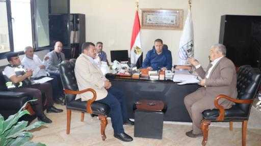 السكرتير العام يتابع الإجراءات والمعاينات اللازمة لتيسير تنفيذ مشروع وزارة النقل (هيئة السكك الحديدية) لرفع كفاءة وتطوير المزلقانات بمدينة بني سويف