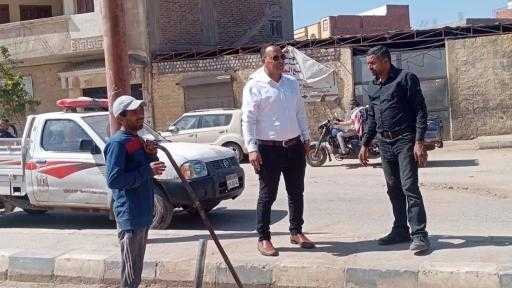 السيدة اكرام محمود رئيس مركز ومدينة بنى مزار  : استمرار اعمال النظافة بأحياء المدينة .   المنيا : حسن الجلاد