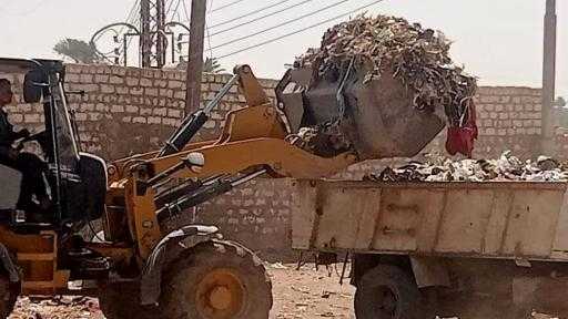 رئيس المركز : حملات نظافة مكبرة بقرى بنى مزار  - المنيا : حسن الجلاد