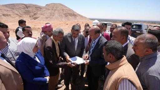 محافظ أسيوط يتابع تنفيذ محور البداري – البحر الأحمر ويوجه بتسريع الأعمال واستغلال جانبي الطريق تنمويًا