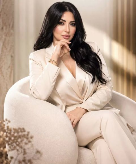 الكاتبة والمحررة الإعلامية الدكتورة دينا المصري