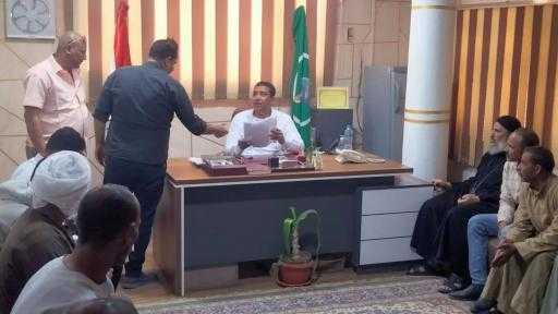 طه حسين : رئيس مركز ومدينة مطاىيلتقي بالموطنين للاستماع إليهم وحل مشاكلهم . - المنيا : حسن الجلاد