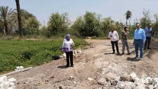 رئيس المركز فى حملة لازالة التعدى على الارضى الزراعية وقطع المرافق للمنازل المخالفة ببنى مزار