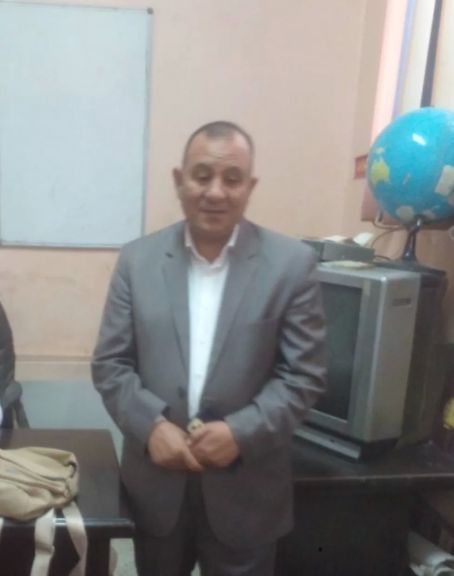 الاستاذ وائل عيطة مدير ادارة بنى مزار التعليمية