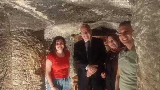 السفير السويدي يزور دير جبل الطير ضمن جولة سياحية بالمنيا - المنيا : حسن الجلاد