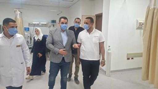 توجيهات عاجلة خلال جولة مفاجئة لوكيل وزارة الصحة بقنا بمستشفى نجع حمادي العام لمتابعة الخدمات الطبية . - قنا : حسن الجلاد