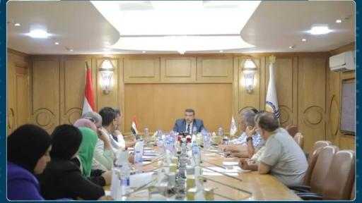 محافظ قنا يشيد ببرنامج التنمية المحلية ويؤكد تسريع التحول الرقمي وتحسين الخدمات - قنا : حسن الجلاد