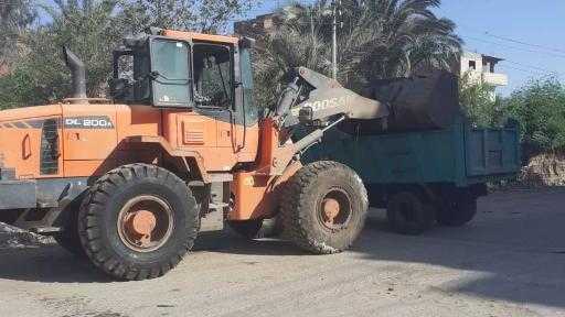لرفع مستوى منظومه النظافه بمطاي  رئيس مدينه مطاي يتابع حملات النظافه اليوميه بالمدينه ويوجه بتكثيف حملات النظافه بالقري .