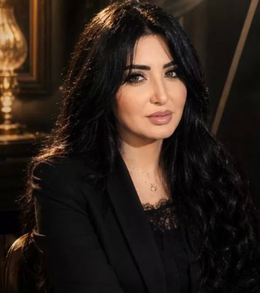 الكاتبة والمحررة الإعلامية الدكتورة دينا المصري