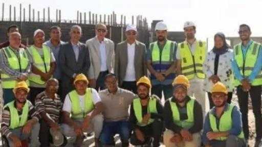 بحضور حلبى وفتح الباب ورئيس مركز ومدينة بنى مزار : محافظ المنيا يتفقد محطة الصرف الصحي بالشيخ فضل - المنيا : حسن الجلاد