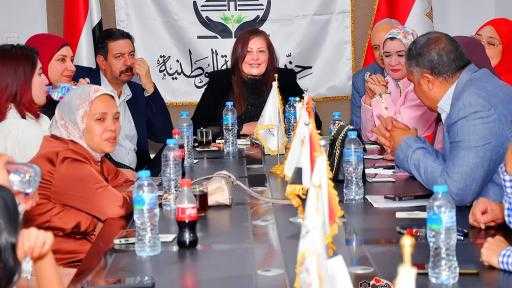 إليزابيث شاكر تقود حوارًا مباشرًا مع أهالي أسيوط لبحث الملفات الخدمية والتنموية