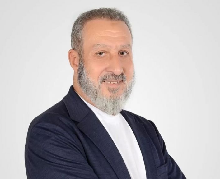 شيخ الطريقة الاكبرية 