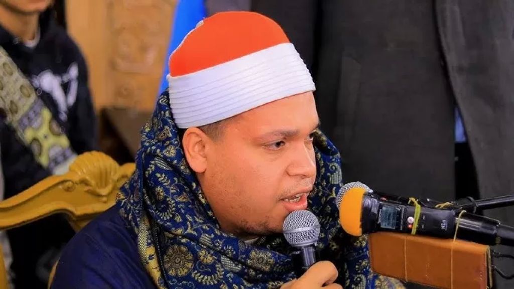المبتهل والقارئ الشاب الشيخ عبد الرحمن الأسواني