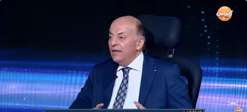 الدكتور محمد المنيسي، استشاري أمراض الباطنة والجهاز الهضمي