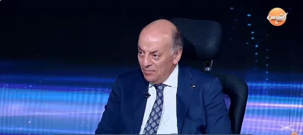 الدكتور محمد المنيسي، استشاري أمراض الباطنة والجهاز الهضمي