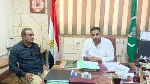 رئيس المركز يلتقي بأهالى مدينة مطاي للاستماع الى مطالبهم وشكاواهم والعمل على حلها .