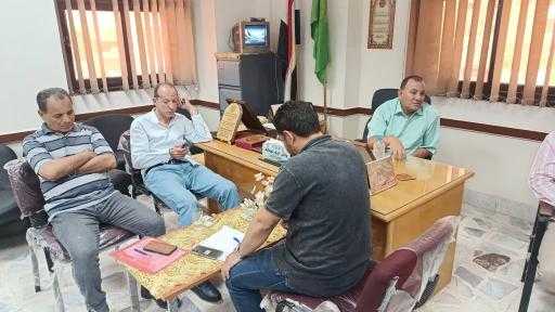 اجتماع هام لمتابعة البرنامج العلاجي والقرائية ورفع مستوى طلاب الصفوف الأولى بإدارة بني مزار التعليمية ف