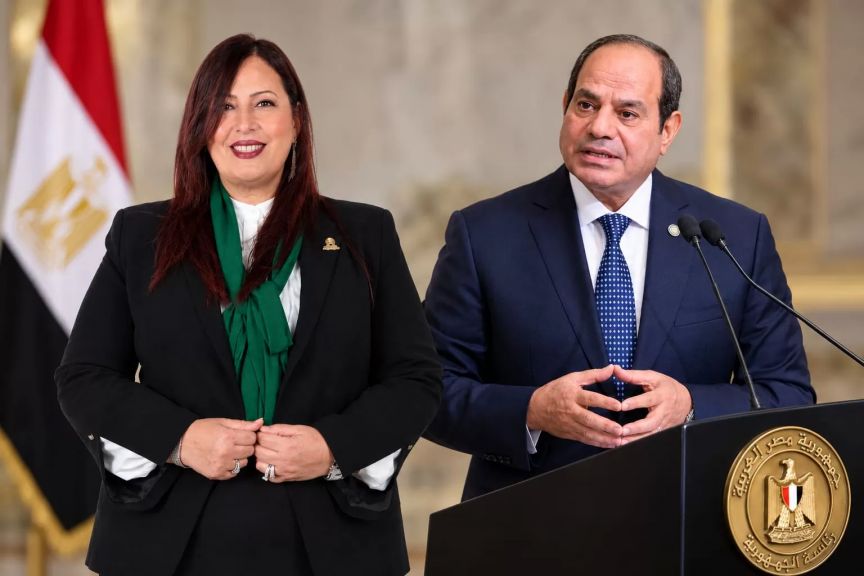 النائبة إليزابيث شاكر، عضو مجلس النواب