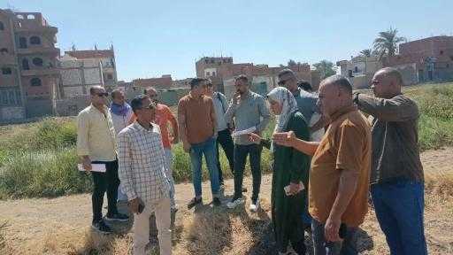 ضمن «مشروعات حياة كريمة» رئيس المركز تتابع تسليم مواقع الوحدات الصحية بقرى بني مزار تمهيدًا لبدء الأعمال الإنشائية